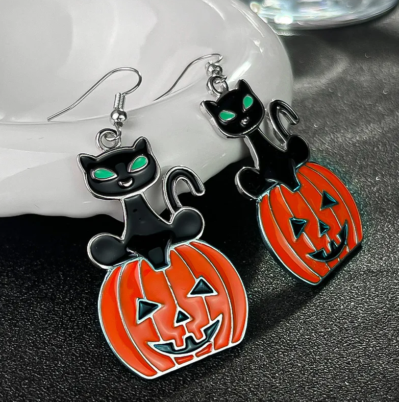 Black cat Over Pumpkin Earring