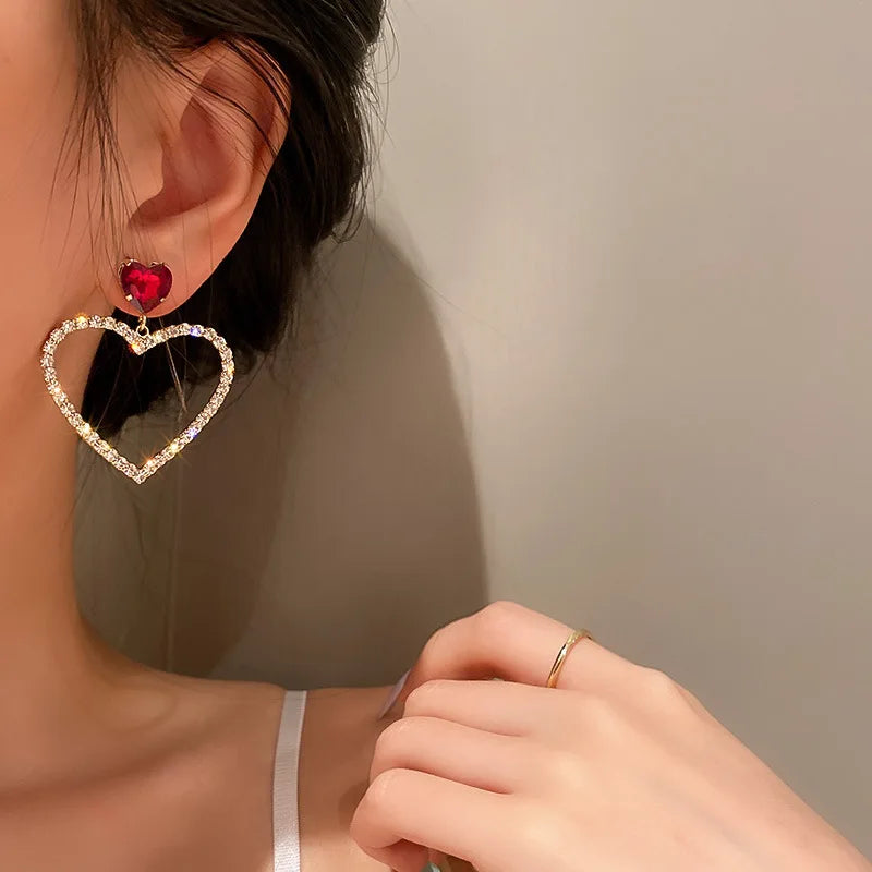 Pendientes colgantes con forma de corazón hueco y diamantes de imitación