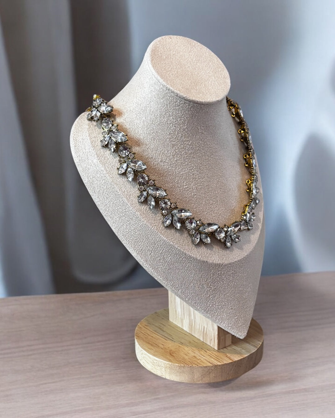 Elegant Floral Vintage Choker