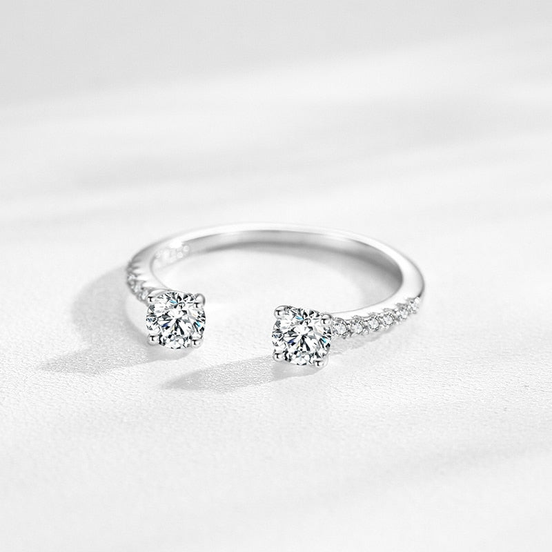 Anillo elegante ajustable con circonitas