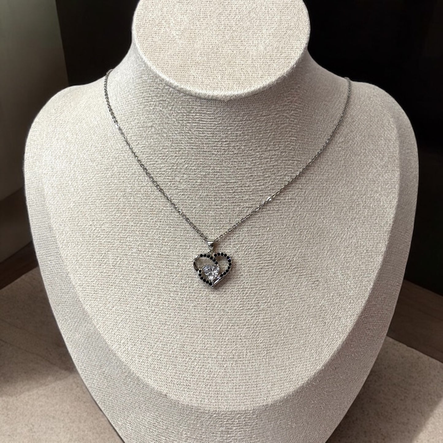 Black Silver Elegant Heart Pendant Necklace