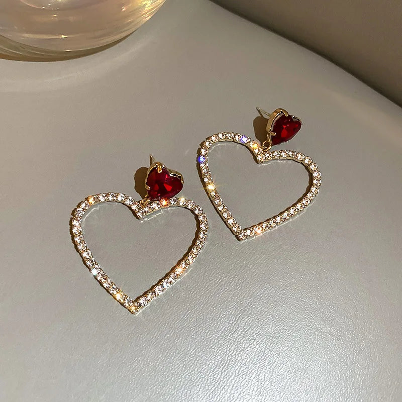 Pendientes colgantes con forma de corazón hueco y diamantes de imitación