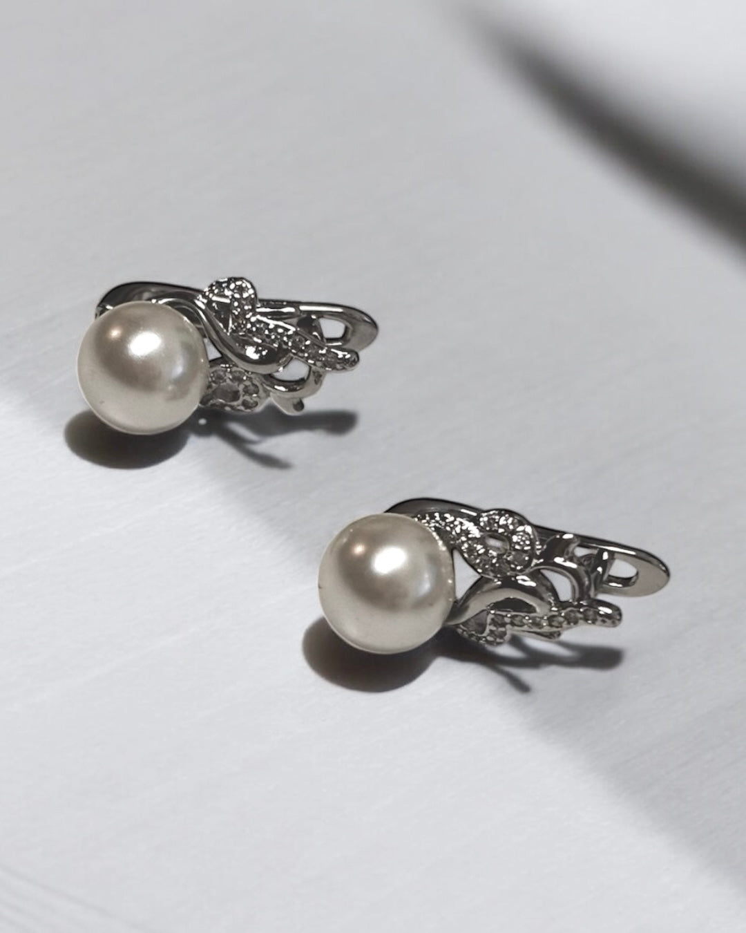Sterling Silver Pearl Hoop Earring