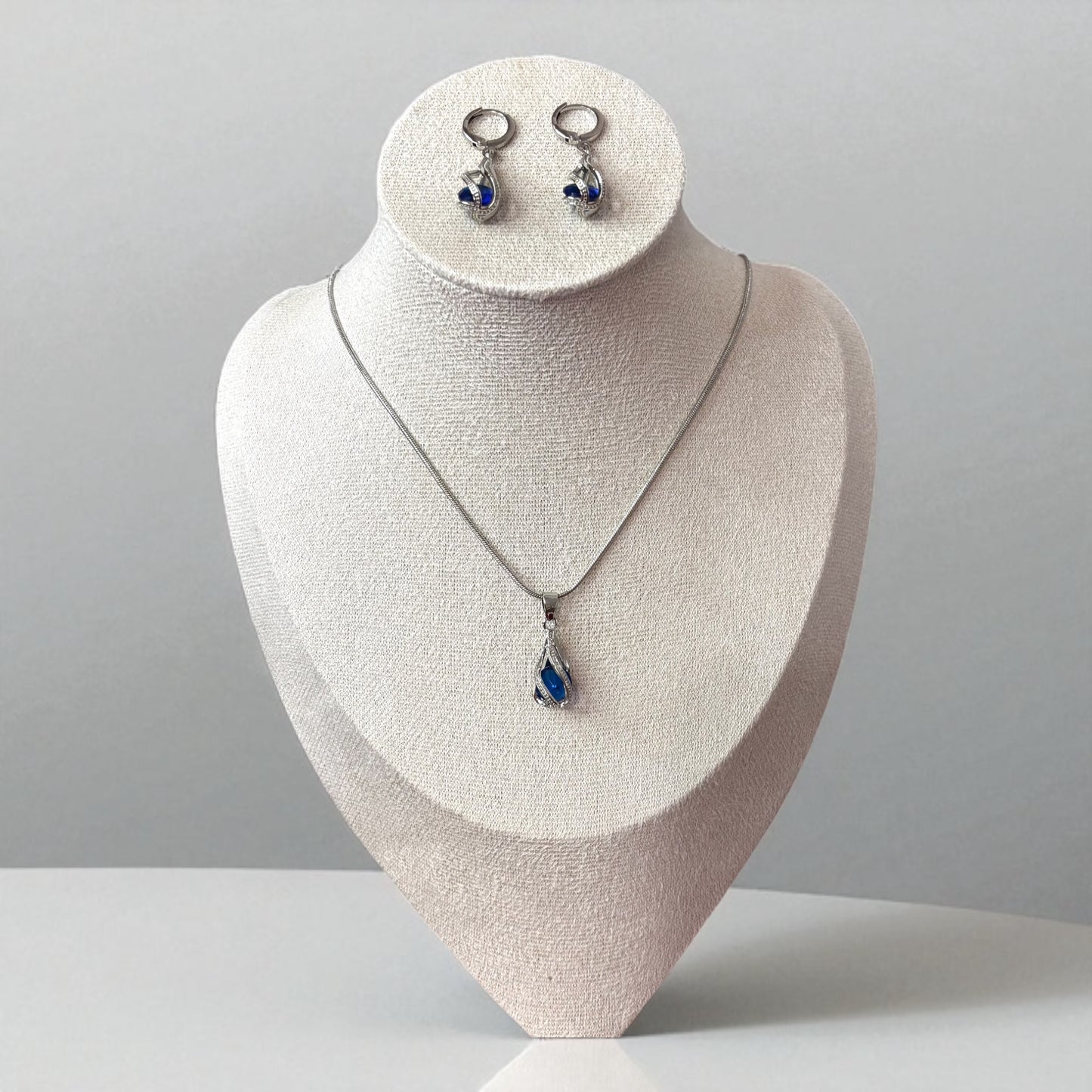 Crystal Elegant Necklace & Earrings Set
