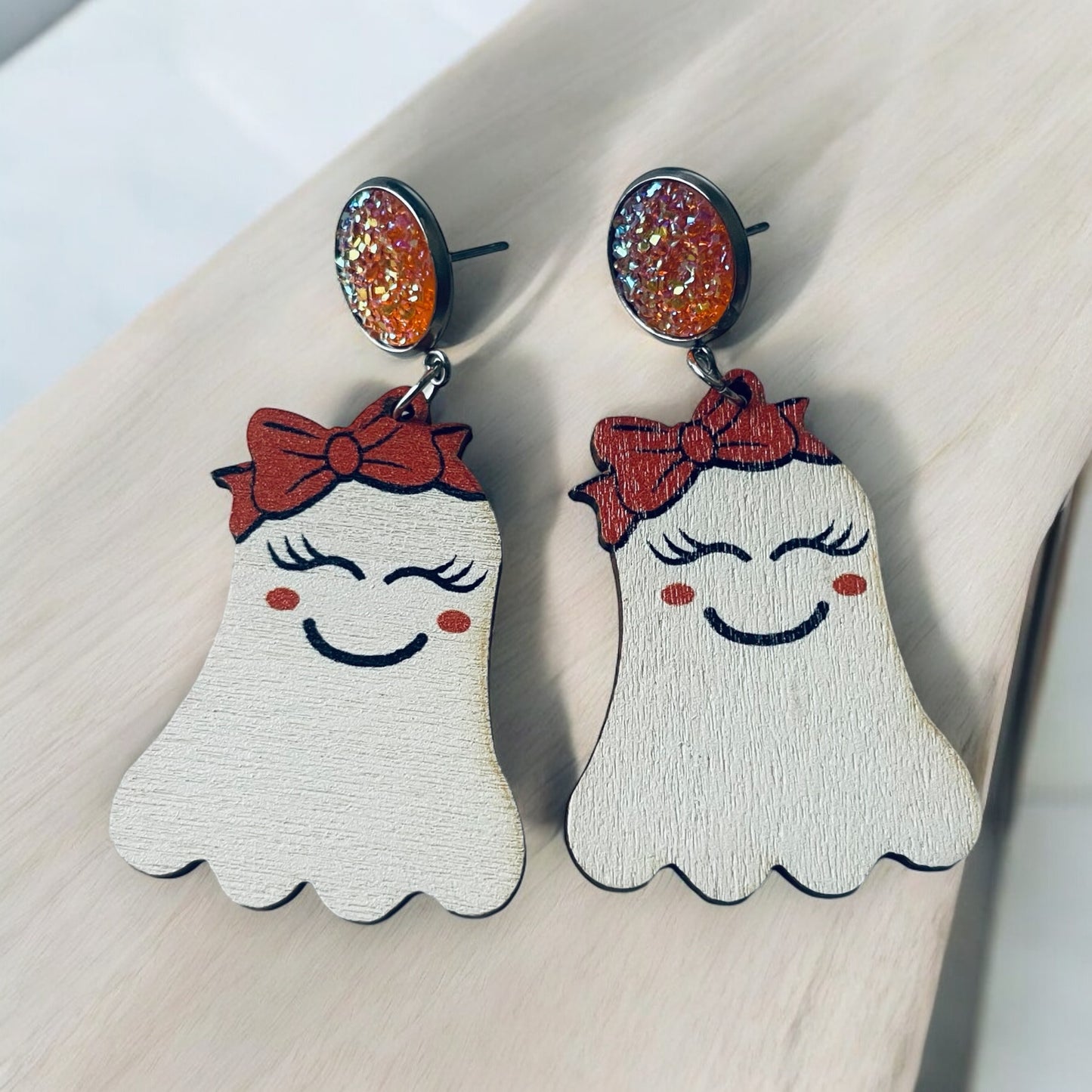 Smiling Girly Ghost Bow & Eyelashes