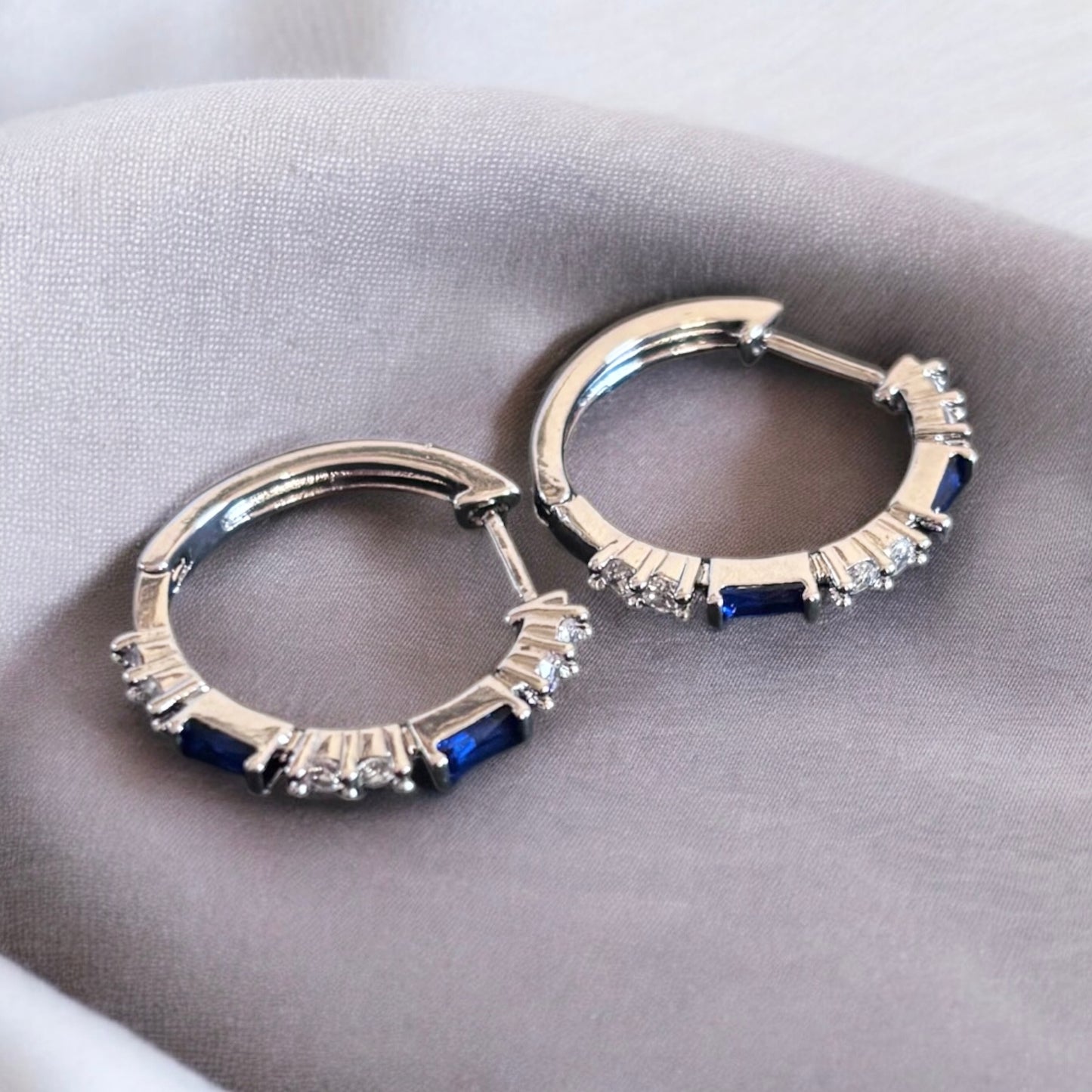Royal Blue & Silver Round Elegant Earring