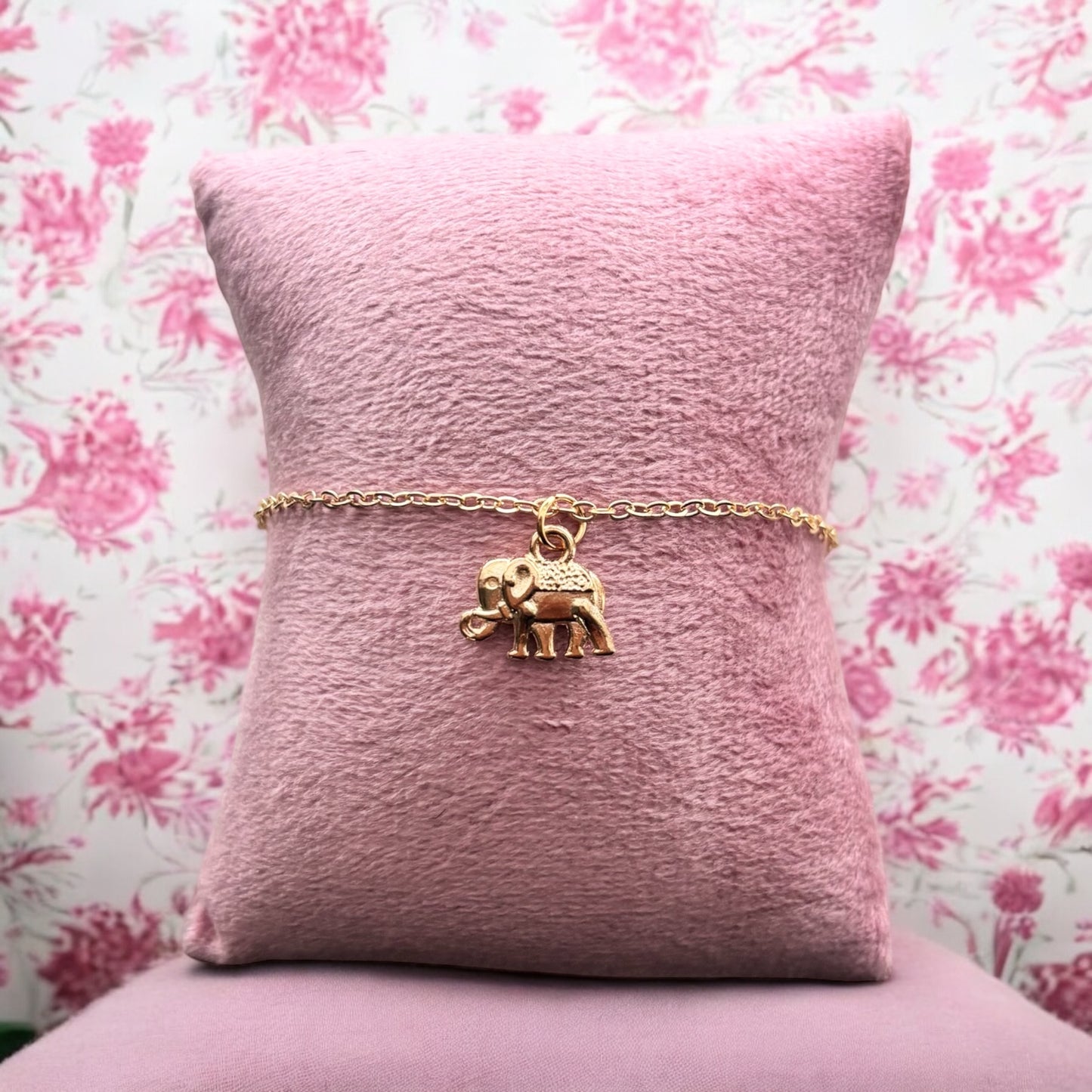 Elephant Pendant Bracelet
