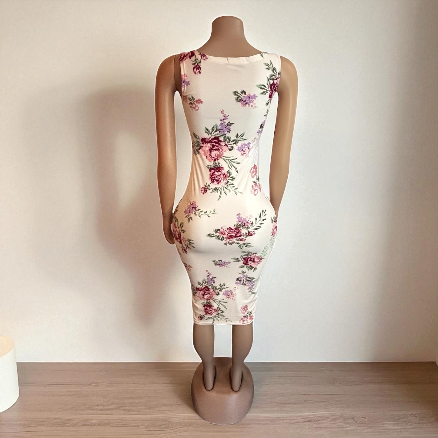 Vestido de punto suave con estampado floral color marfil para mujer