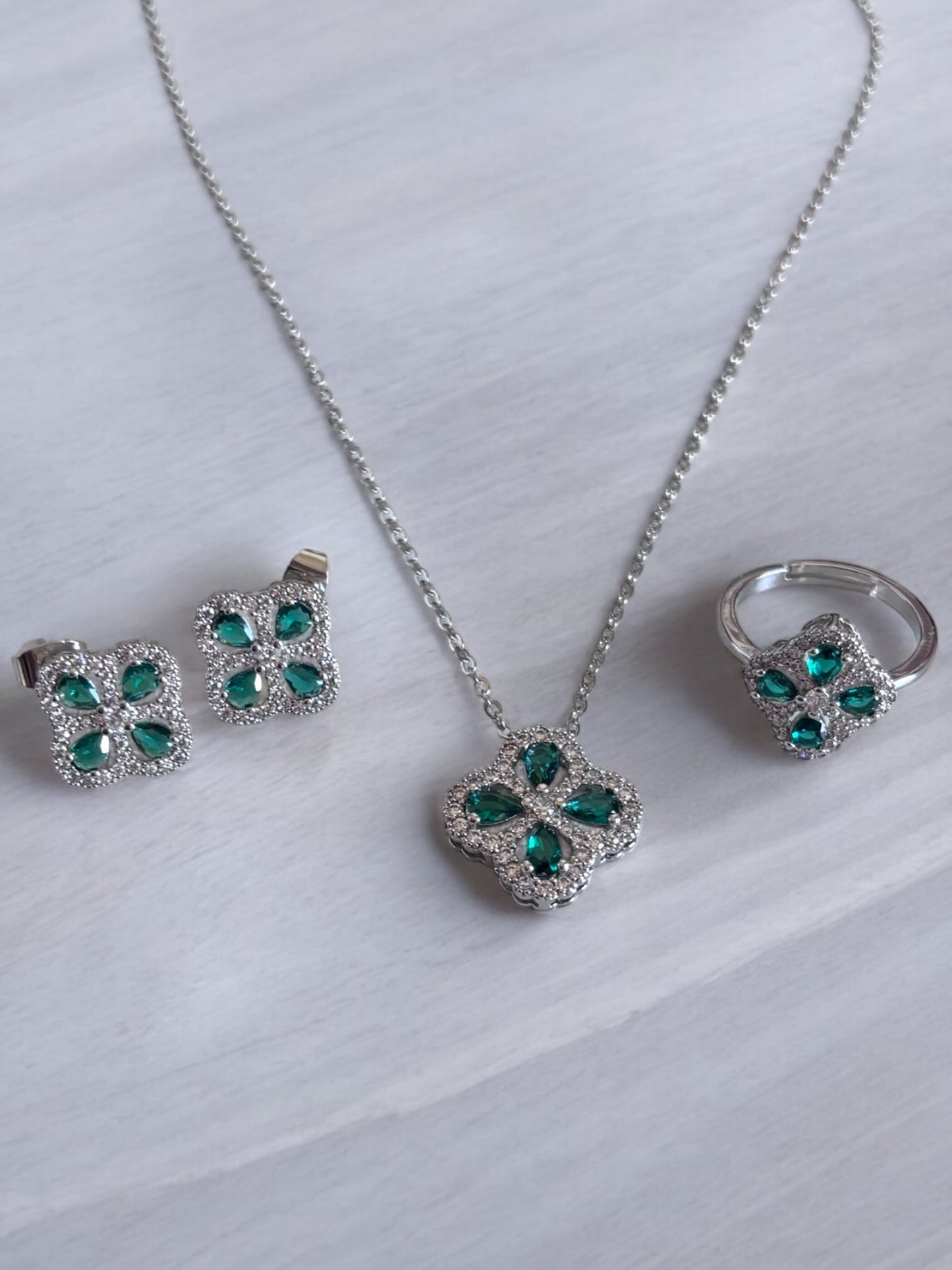 Conjunto de lujo verde de Dubái