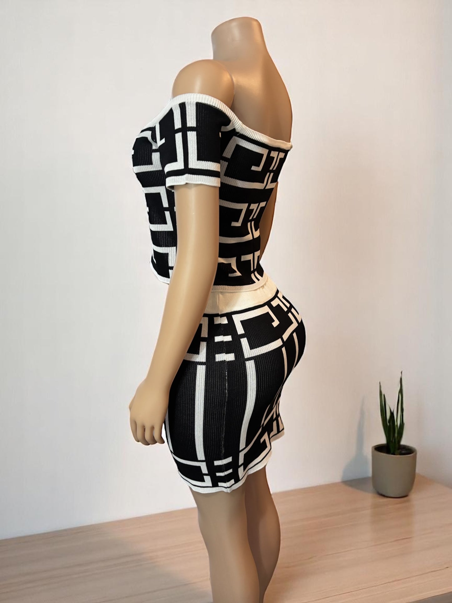 Off The Shoulder Geometric Print Set