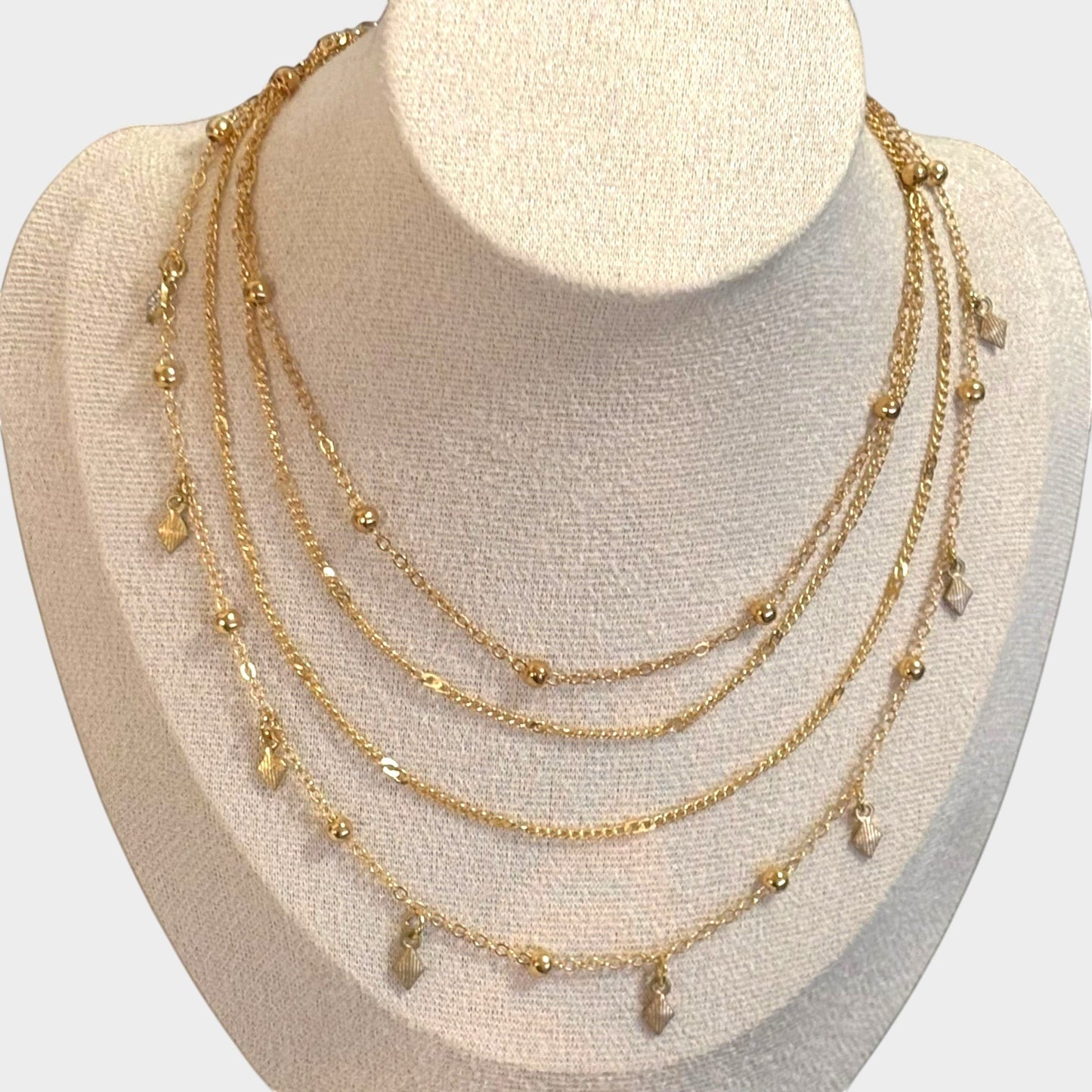 Collar vintage de oro multicapas