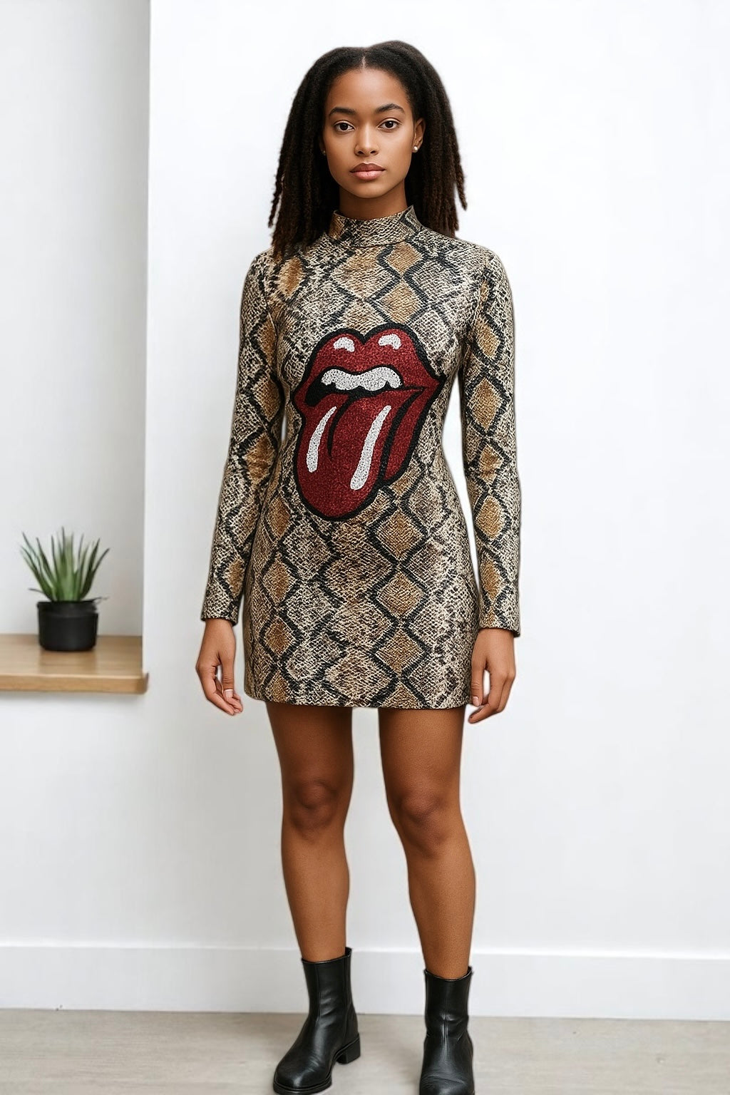 Vestido corto de mujer de manga larga con estampado de leopardo y labios rojos
