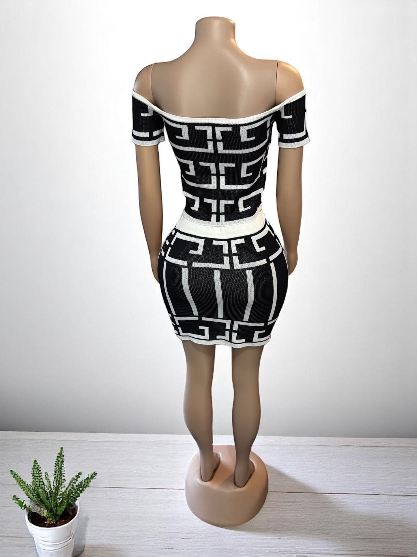 Off The Shoulder Geometric Print Set