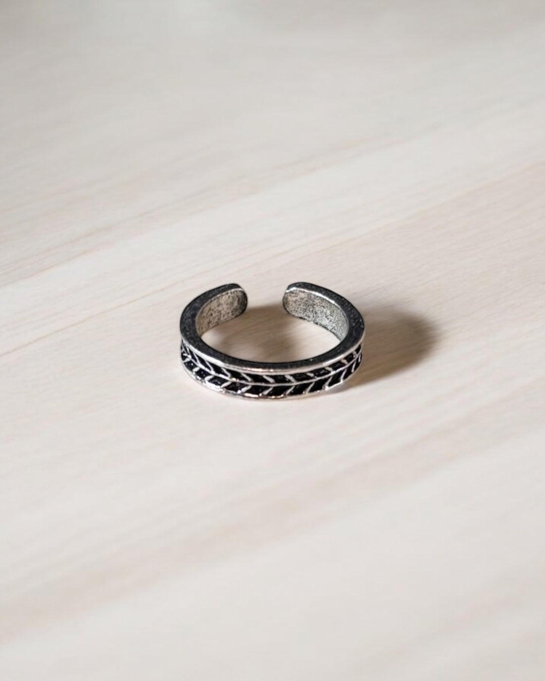 Geometric Twisted Foot Ring