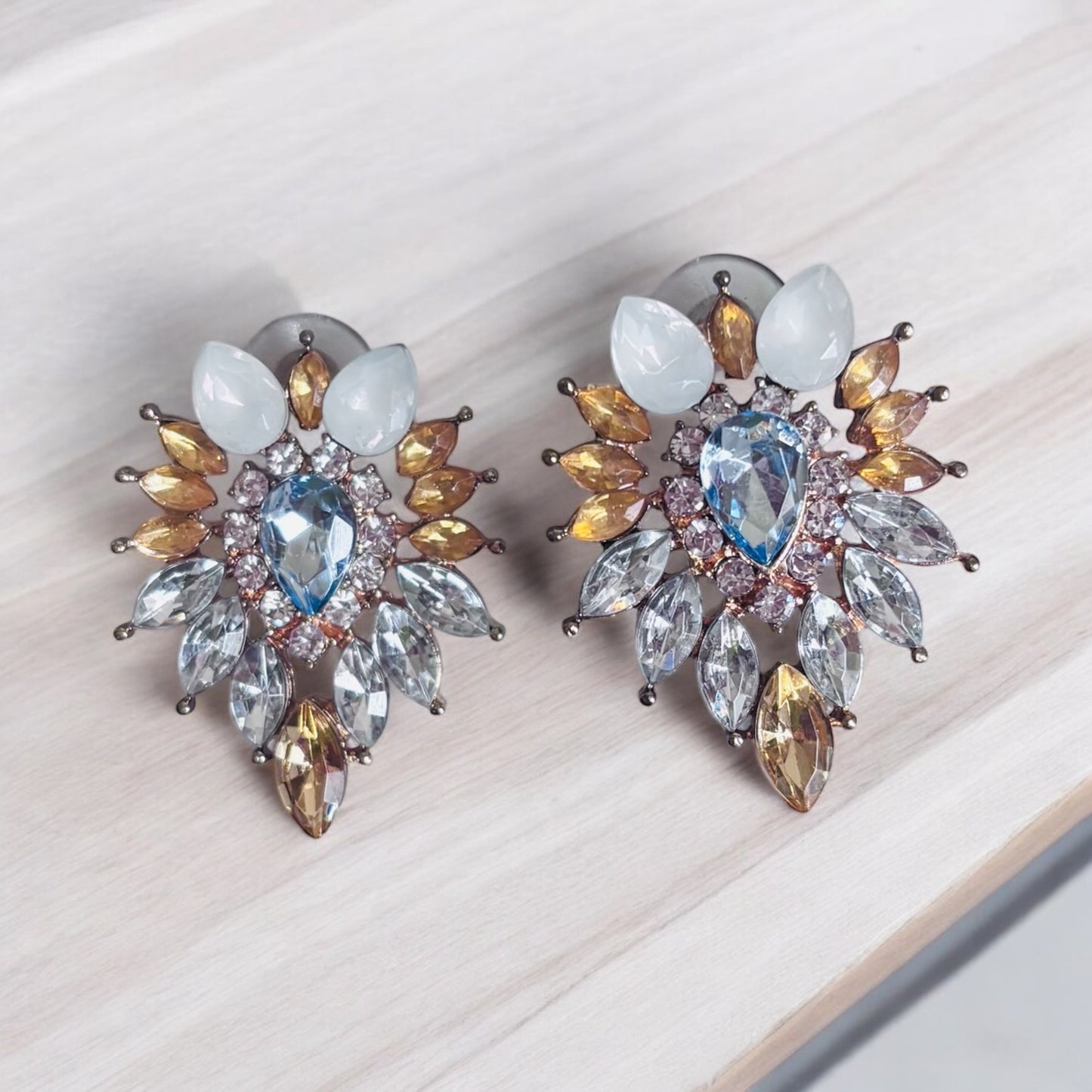 Elegant Crystal Night Out Stud Earring