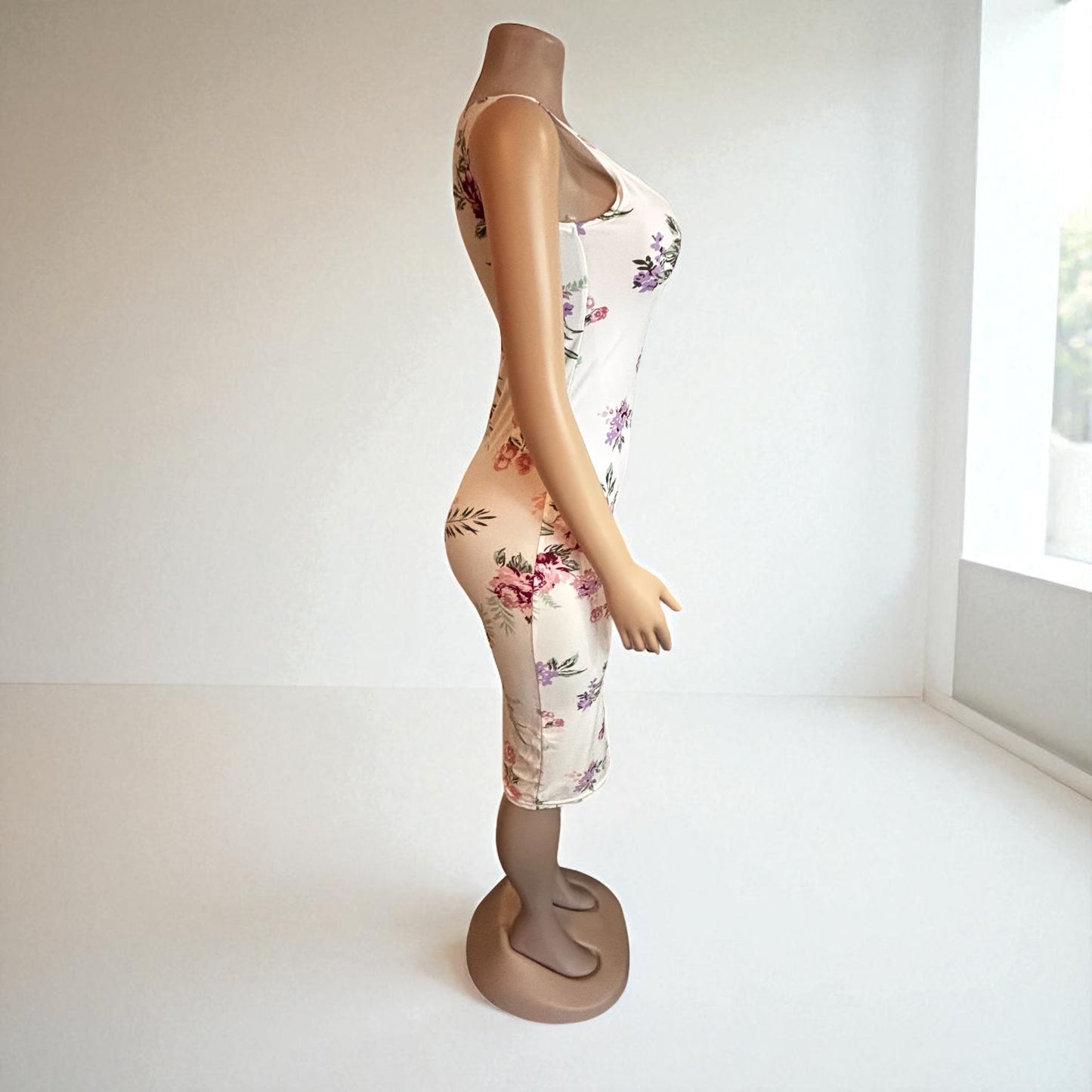 Vestido de punto suave con estampado floral color marfil para mujer