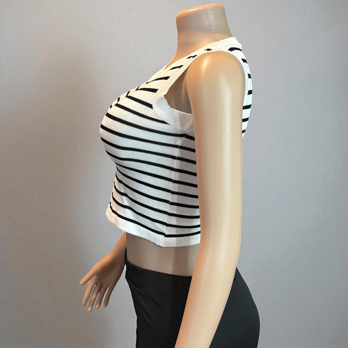 Striped Sleeveless Knitted Base Shirt