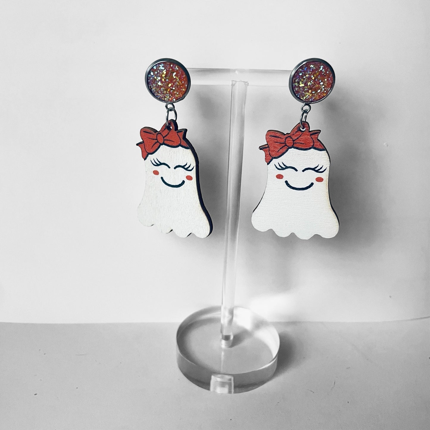 Smiling Girly Ghost Bow & Eyelashes