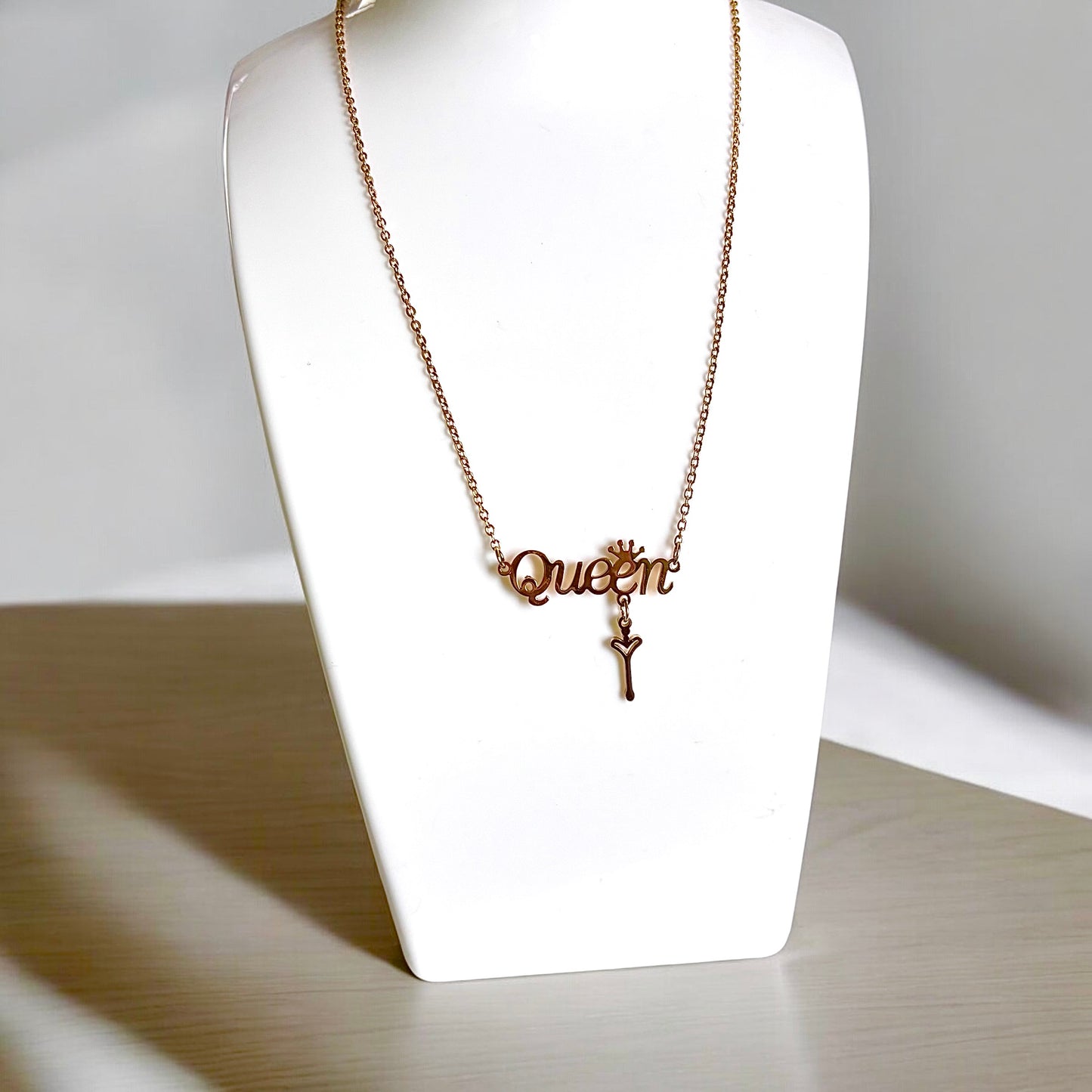 Collar con llave de corazón de reina para mujer