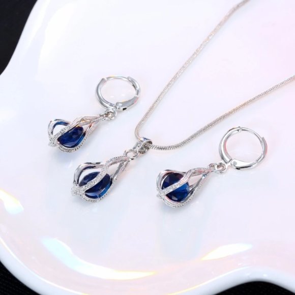 Crystal Elegant Necklace & Earrings Set