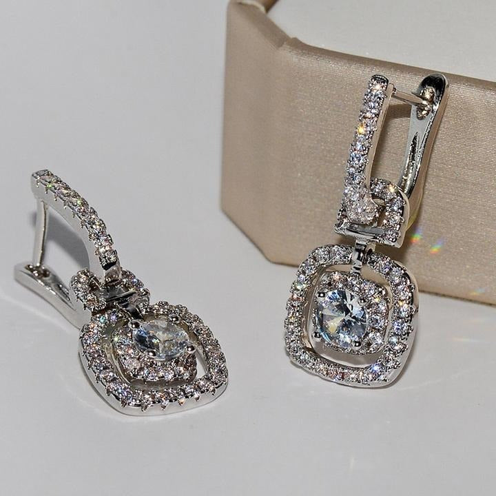 Pendientes elegantes de mujer con circonitas cuadradas