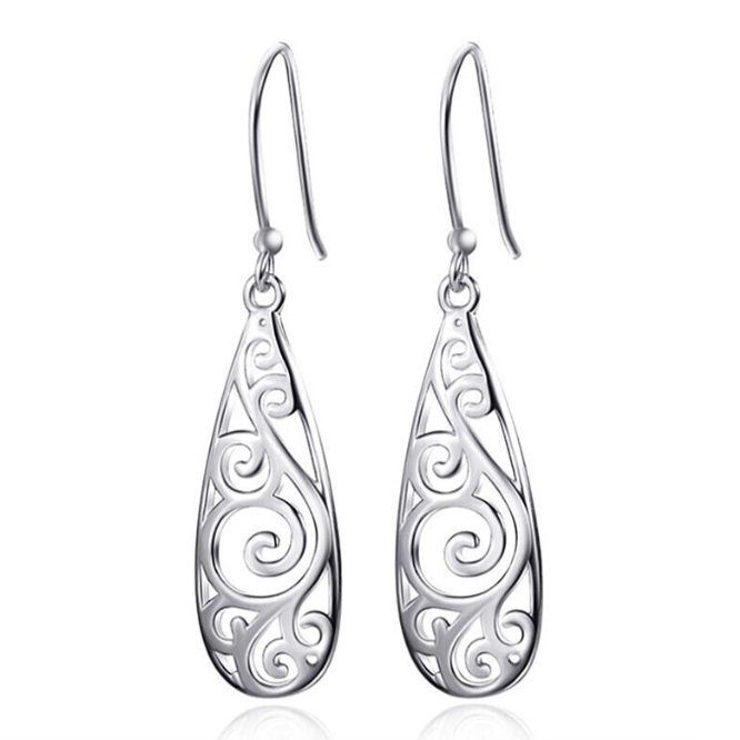 Elegante pendiente colgante de plata para mujer
