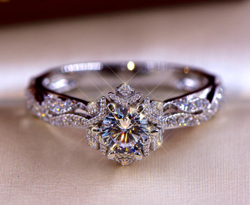Anillo de compromiso de oro blanco