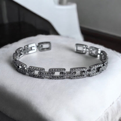 Pulsera abierta elegante ajustable con forma cuadrada geométrica