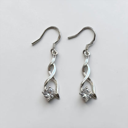 Elegantes pendientes colgantes de cristal