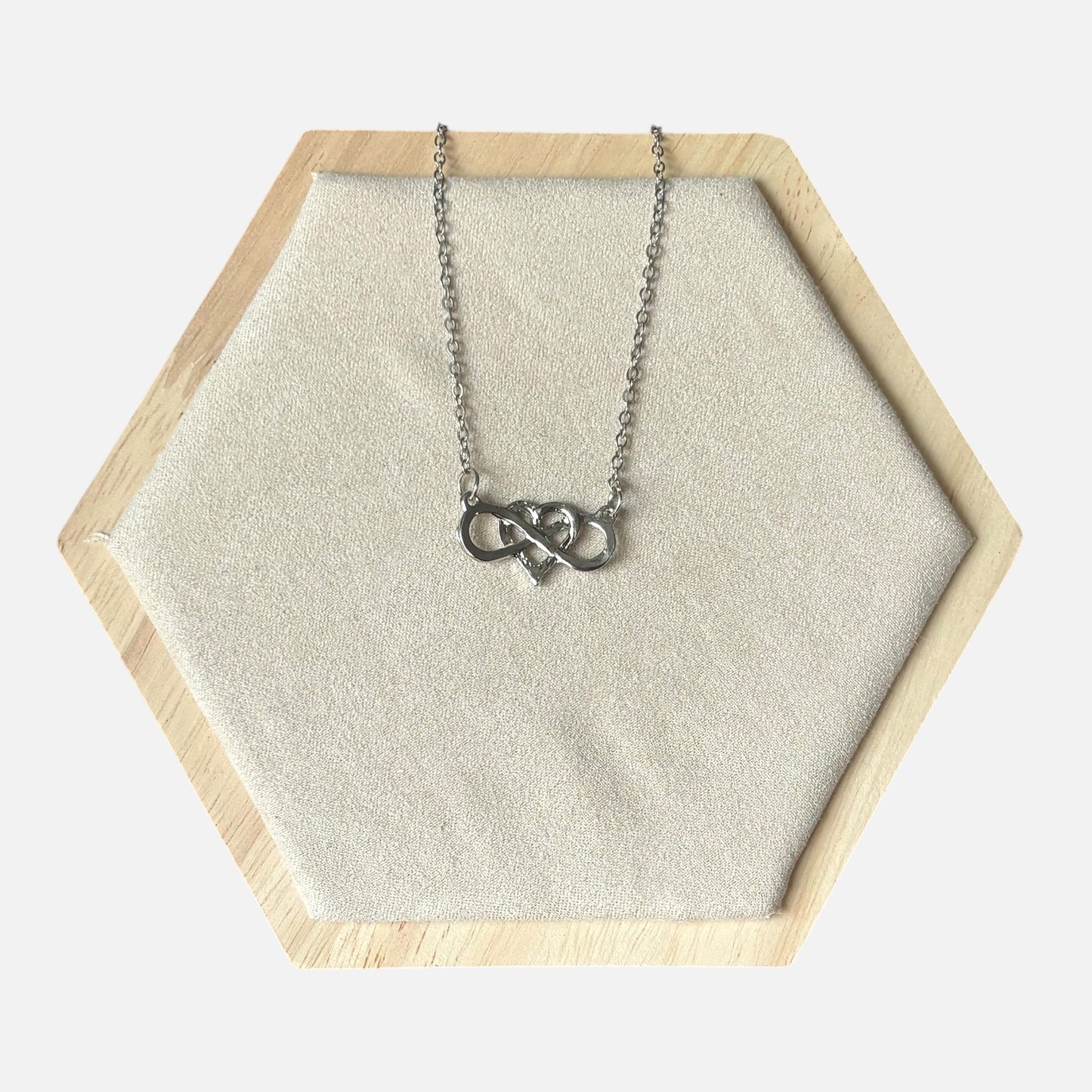 Collar romántico de plata con el infinito y el amor eterno