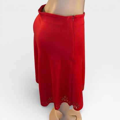 Falda informal de mujer con dobladillo alto y bajo