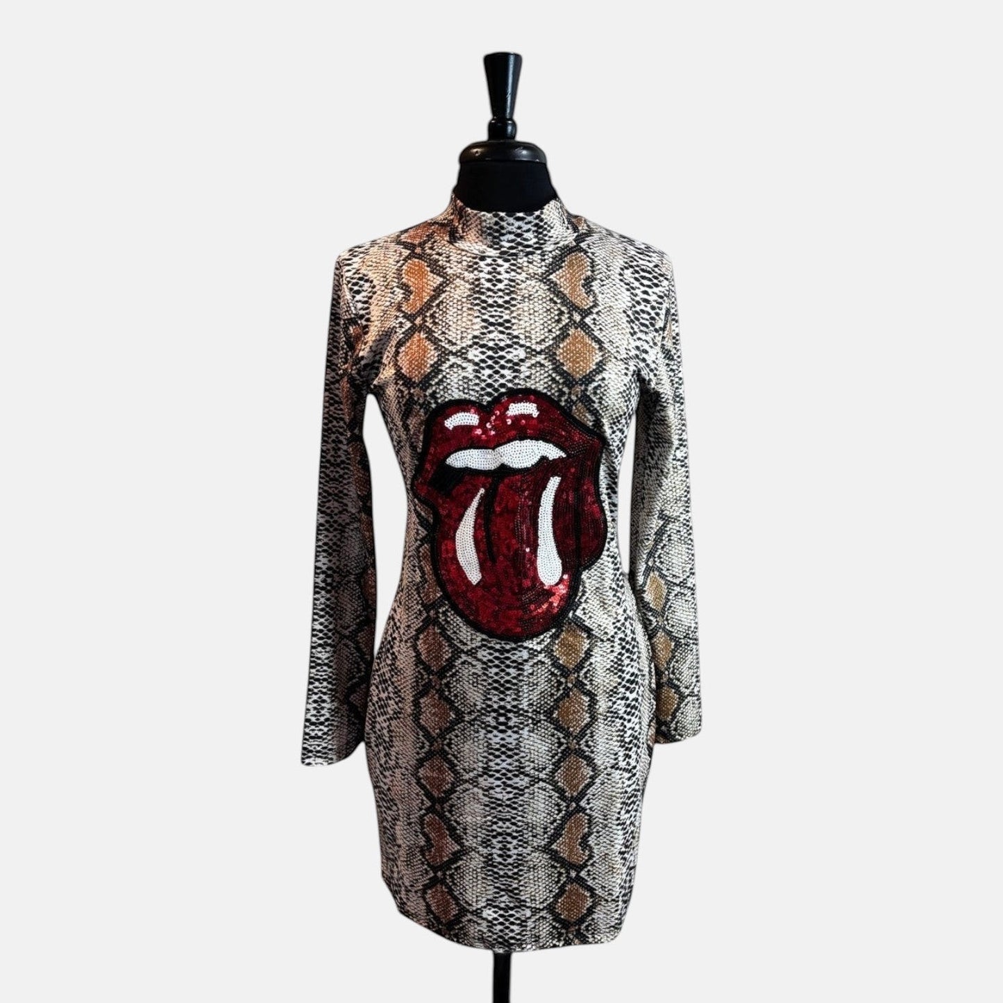 Vestido corto de mujer de manga larga con estampado de leopardo y labios rojos