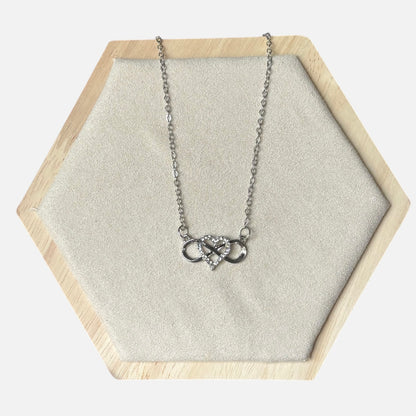 Collar romántico de plata con el infinito y el amor eterno