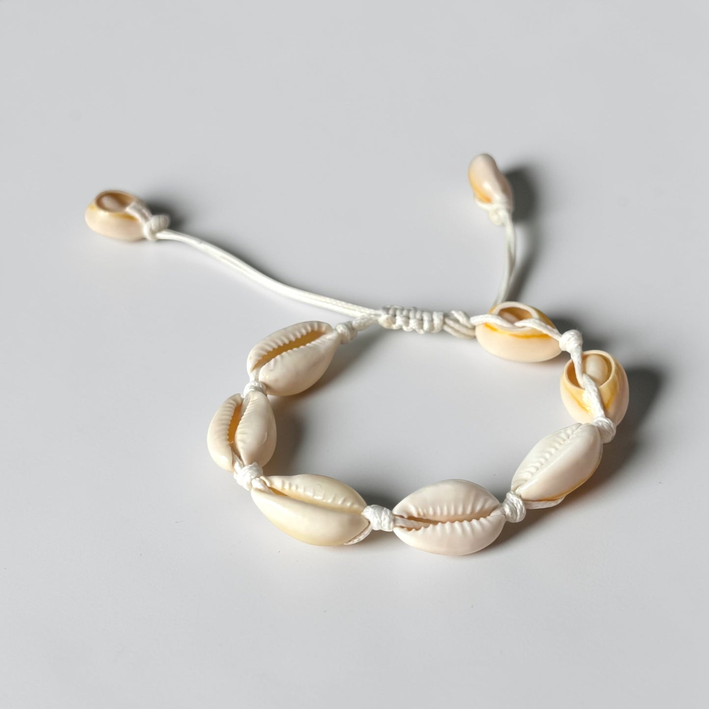 Conjunto de pulseras de cuerda de conchas multicapa estilo bohemio