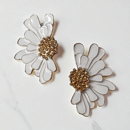 Elegant Vintage Flower Ear Studs