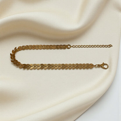 Pulsera ligera con dije de flecha