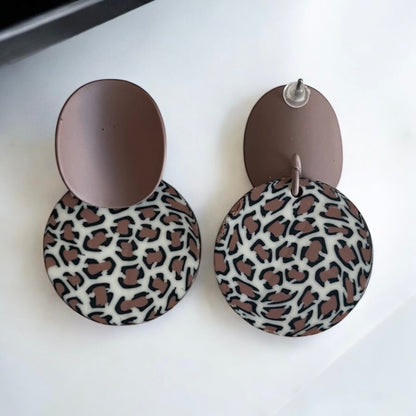 Pendientes colgantes únicos de leopardo