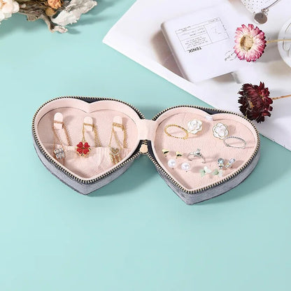 Joyero de terciopelo con forma de corazón