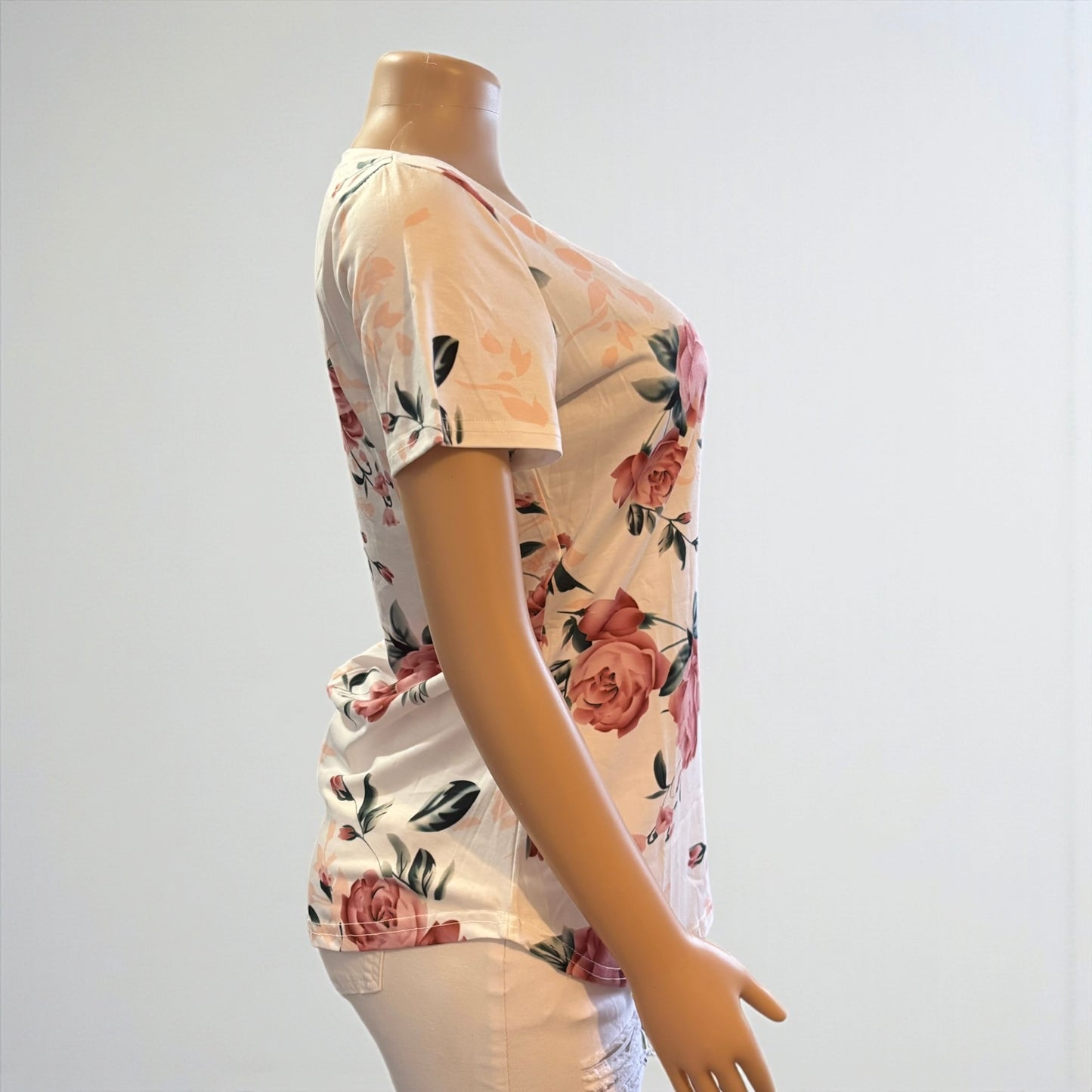 Camisa de manga corta blanca con escote en V y flores para mujer