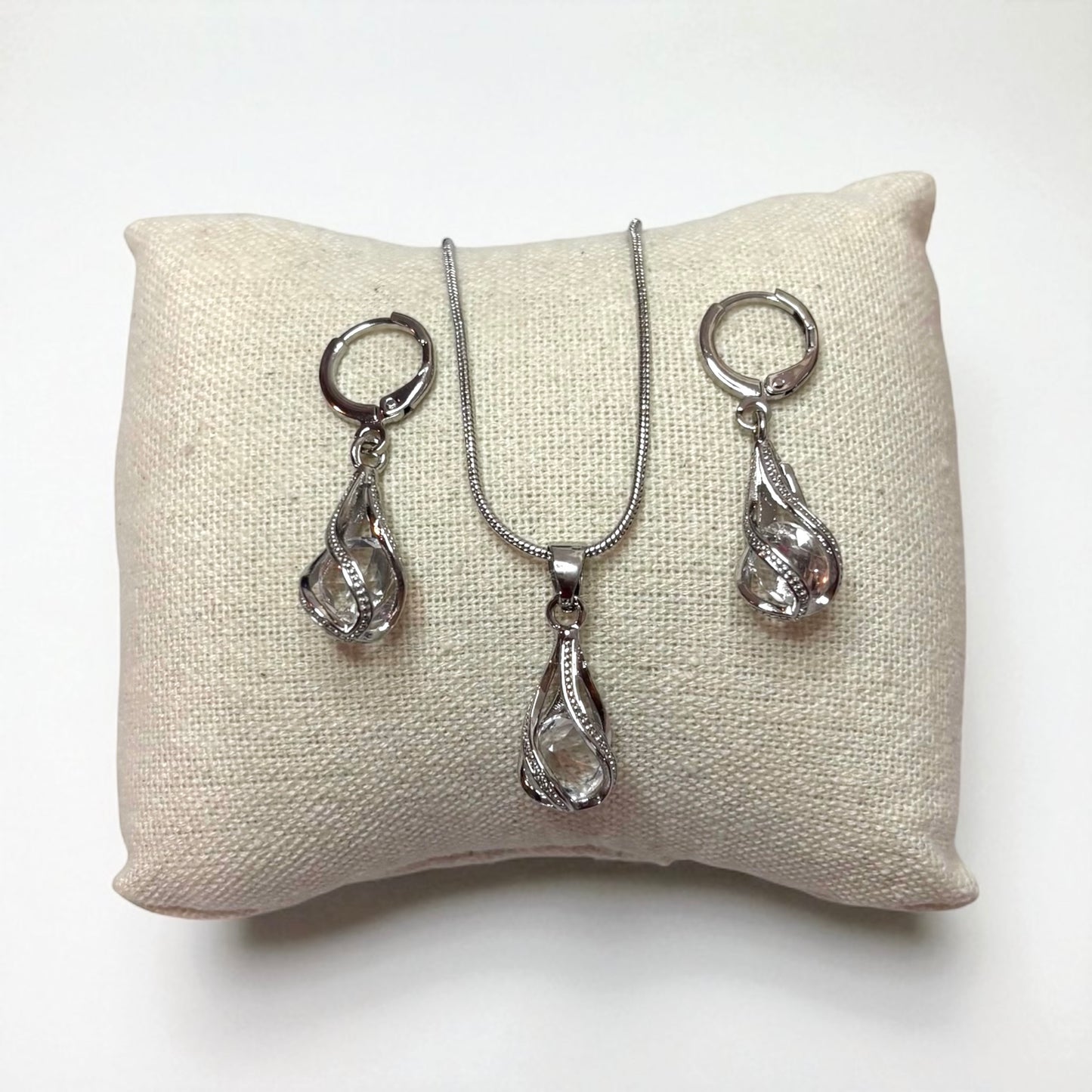 Crystal Elegant Necklace & Earrings Set