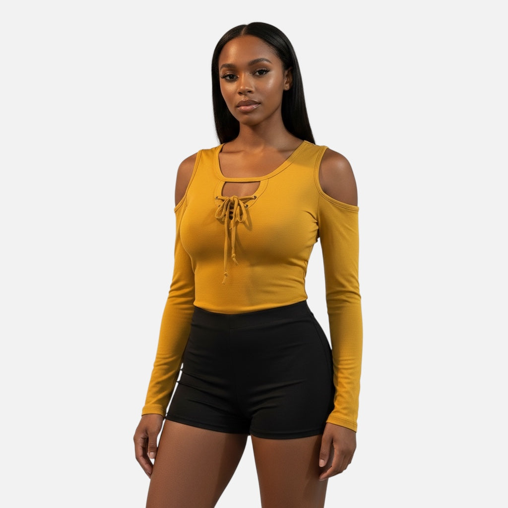 Blusa de mujer color mostaza lisa con hombros descubiertos