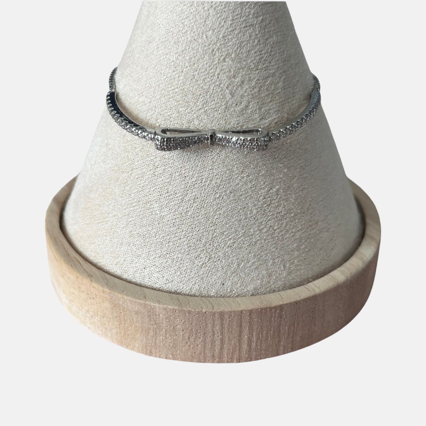 Pulsera de plata con lazo para mujer