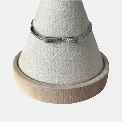 Pulsera de plata con lazo para mujer