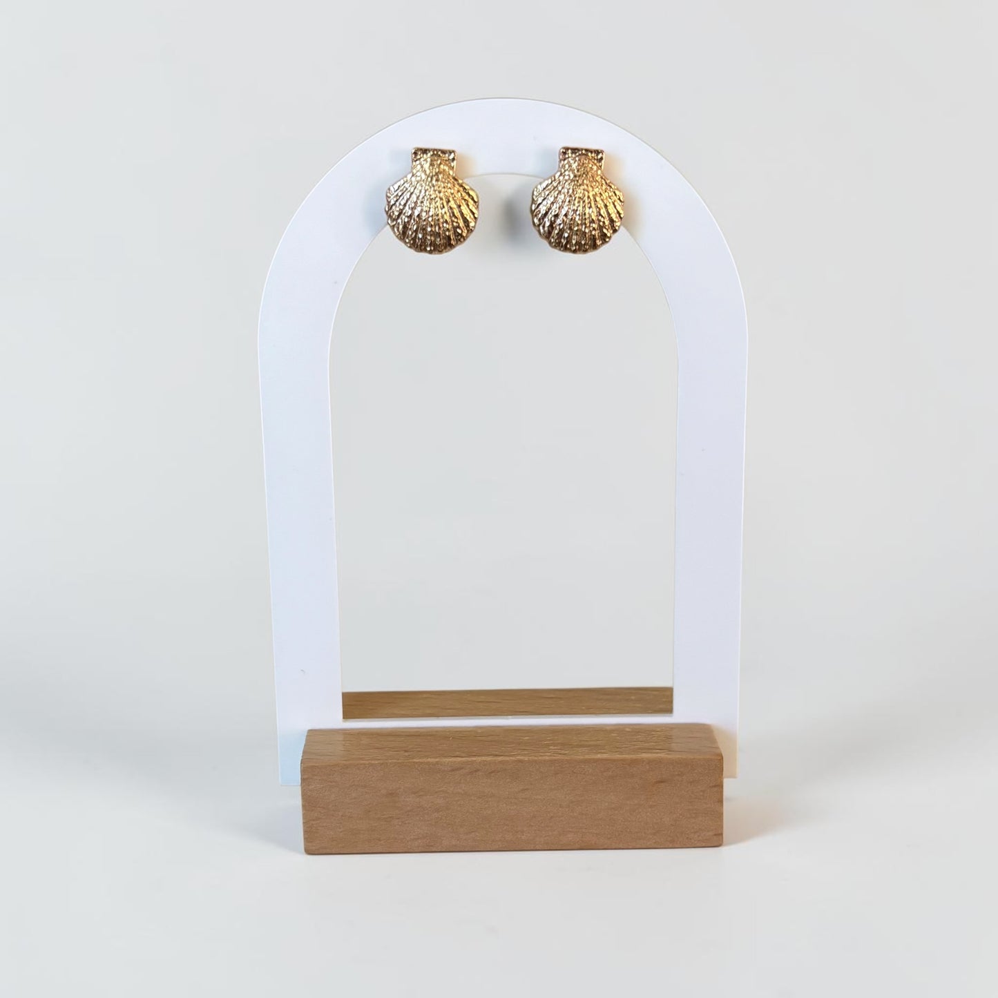 Dainty Gold Scallop Shell Stud Earrings