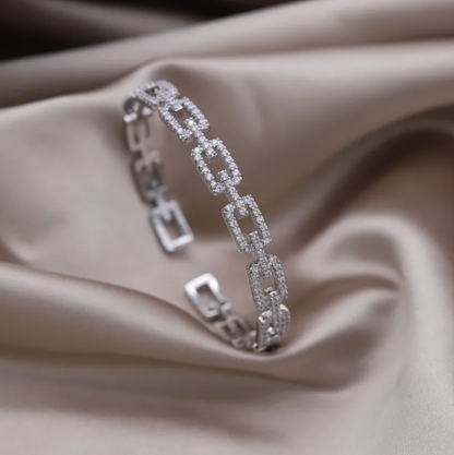 Pulsera abierta elegante ajustable con forma cuadrada geométrica