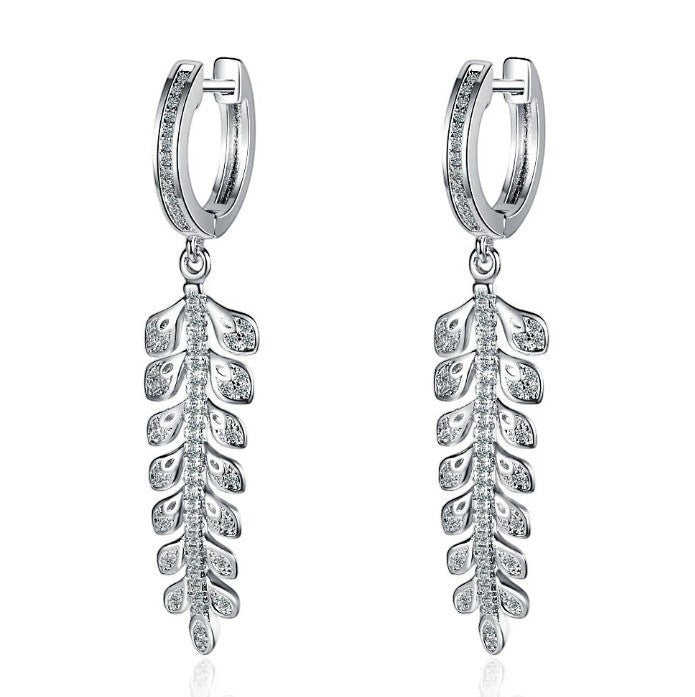 Pendientes circulares con forma de hoja