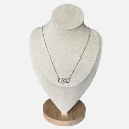 Collar romántico de plata con el infinito y el amor eterno