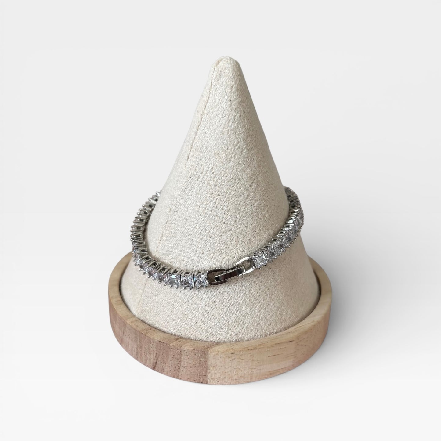 Elegante pulsera de plata de ley con clase