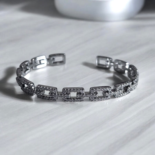 Pulsera abierta elegante ajustable con forma cuadrada geométrica