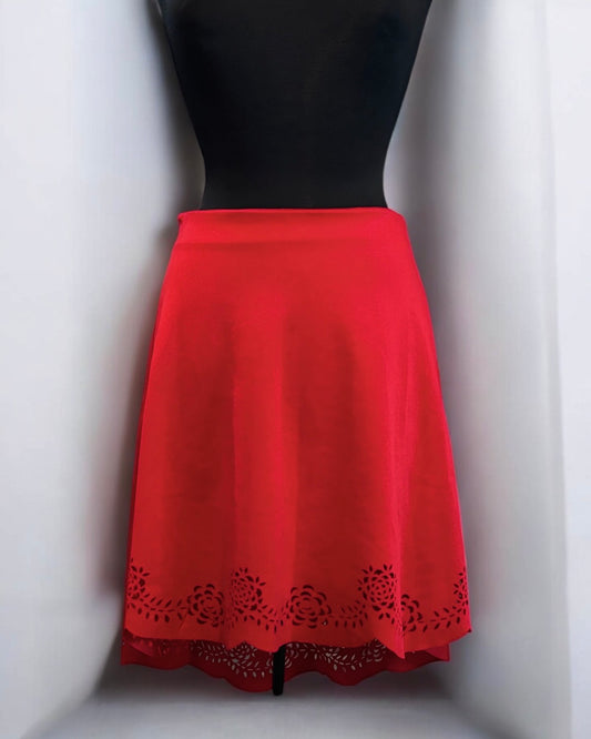 Falda informal de mujer con dobladillo alto y bajo